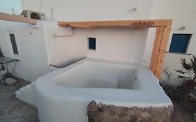 Pequena Casa Cerca De Mikonos Ciudad
